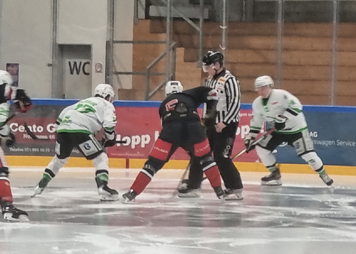 HCPH unterliegt in Herisau mit 4:2 Toren.